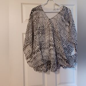 Cato Womens Size 22/24 Black & White Chevron Flowy Tiered Poncho/Kimono  Top